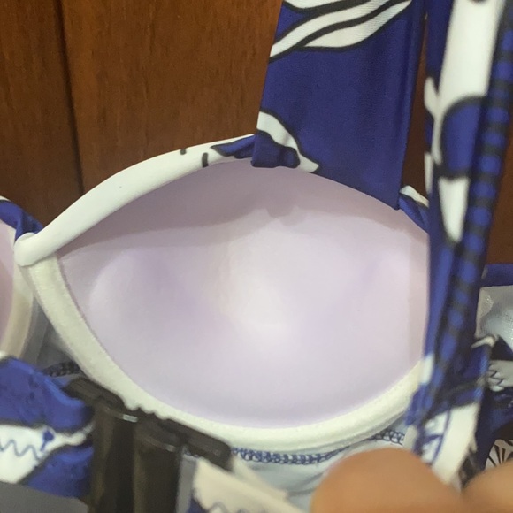 Never used! Print One Piece Bathing Suit (M) - Picture 7 of 7